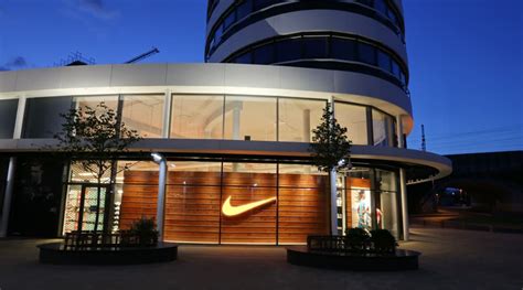 nike schuhe dunkelblau|Nike Factory Stores.